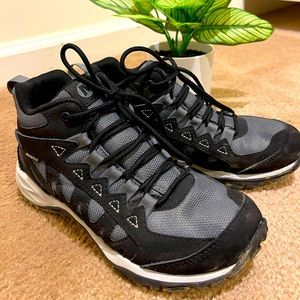 Excellent condition Merrell Hiking Boots worn only once.
